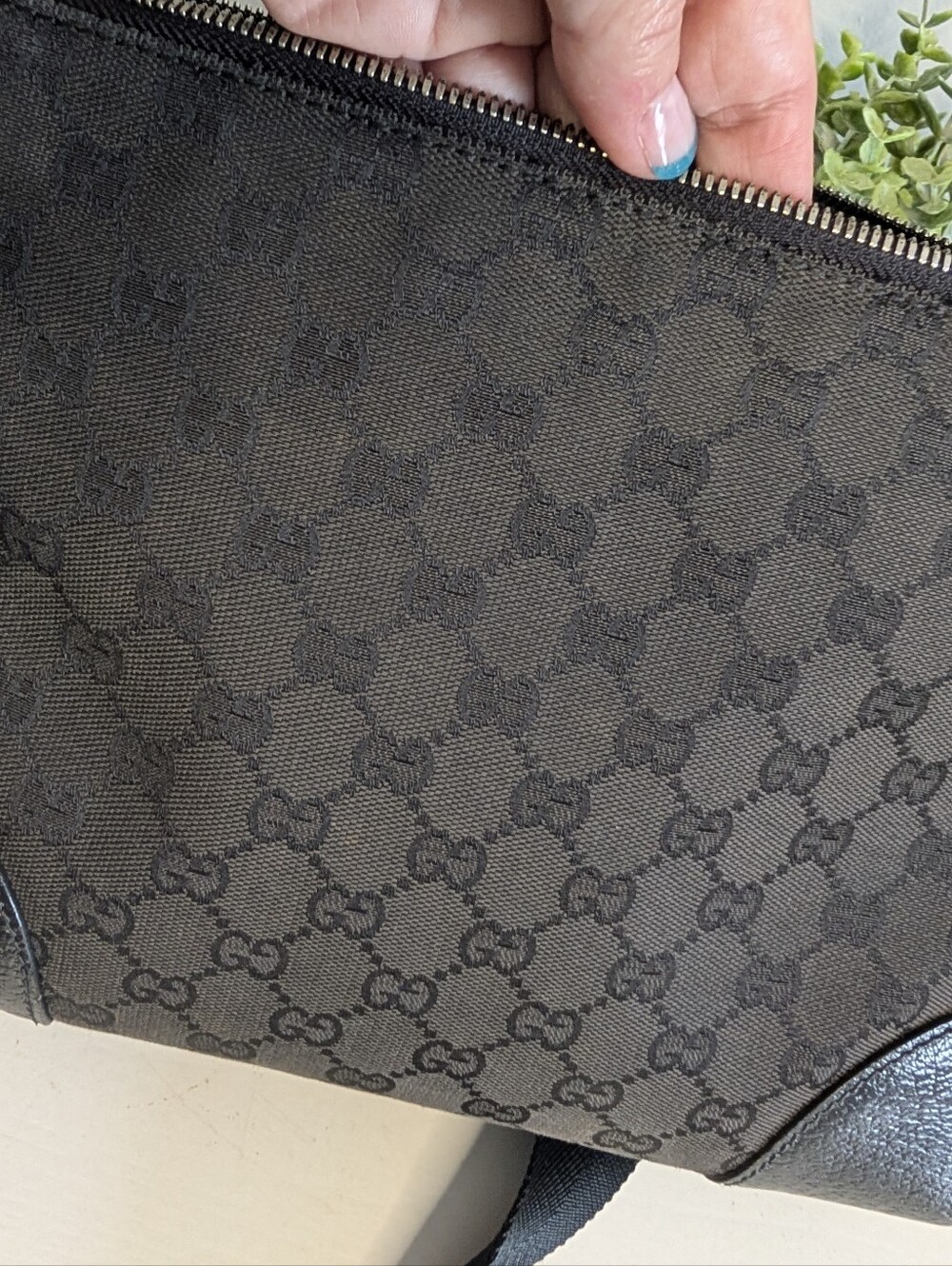 Gucci GG Monogram Canvas Messenger Bag, Black - EUC! - Picture 3 of 13